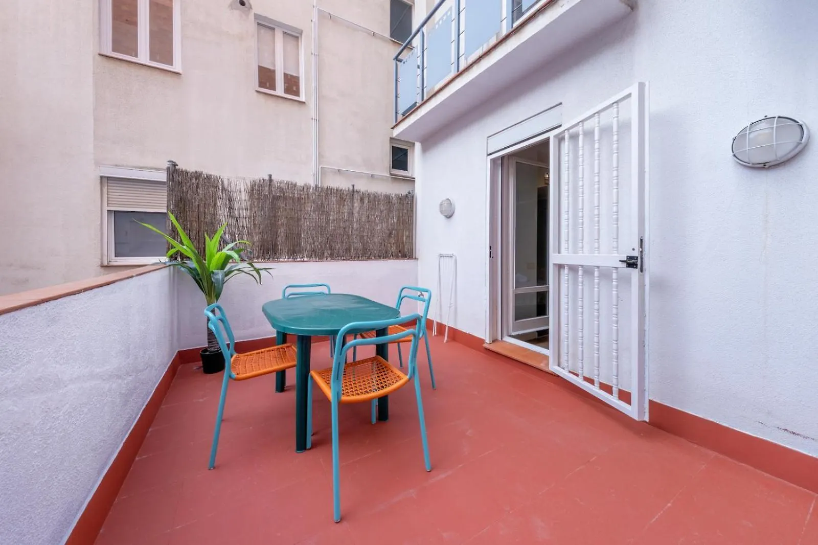 Caliu Apartments Barcelona - Fira L'Hospitalet de Llobregat 0*,