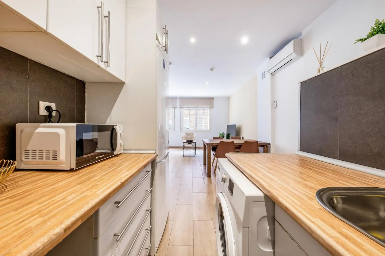 Caliu Apartments Barcelona - Fira L'Hospitalet de Llobregat 0*,