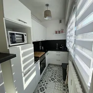 Hirondelle : Prive Avec Garage Appartement Annecy